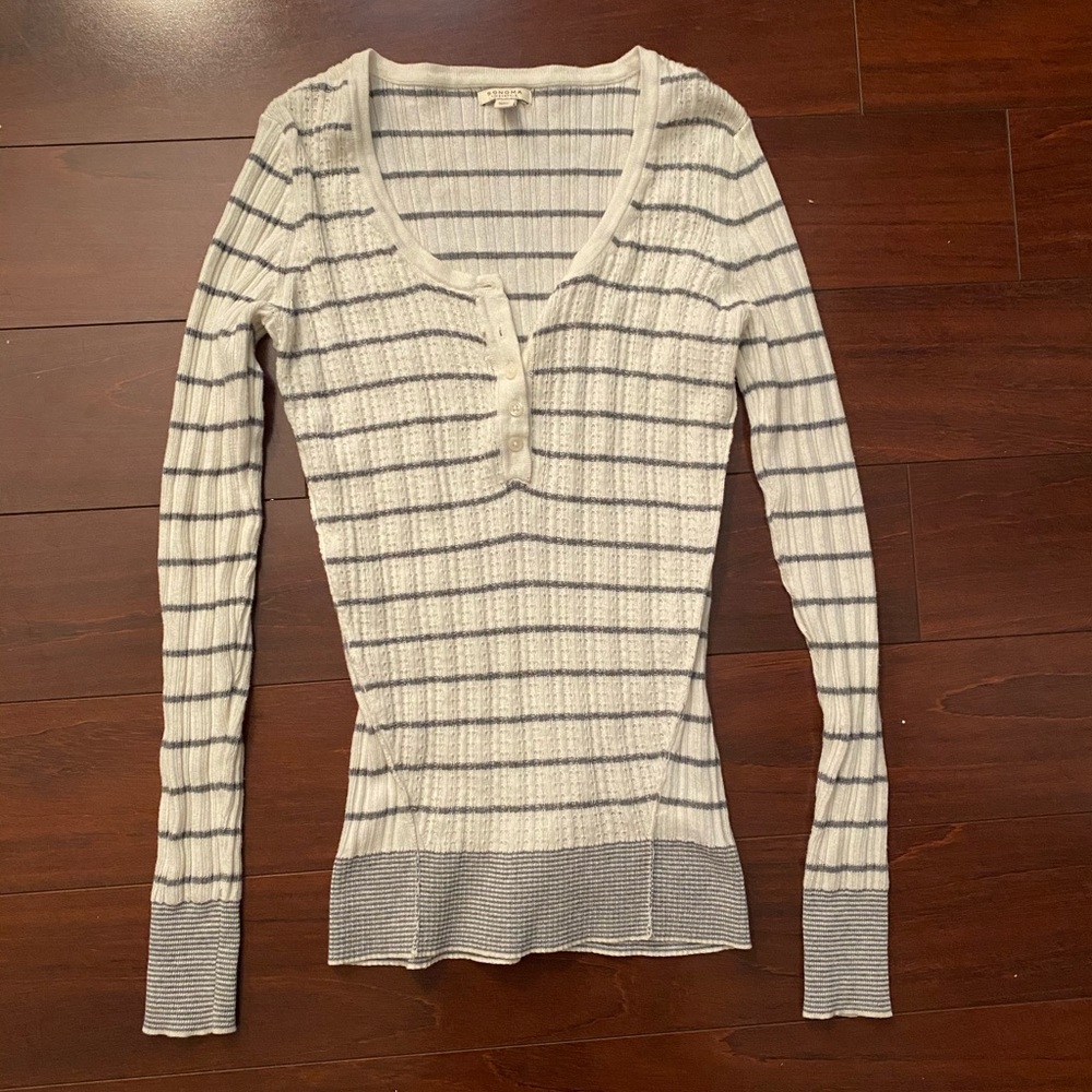 Long sleeve fitted blouse